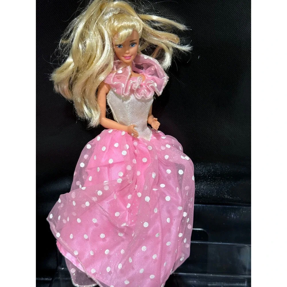Vintage Mattel Barbie Doll Pink White Polka Dot Gown Blonde Blue Eyes 1966 China